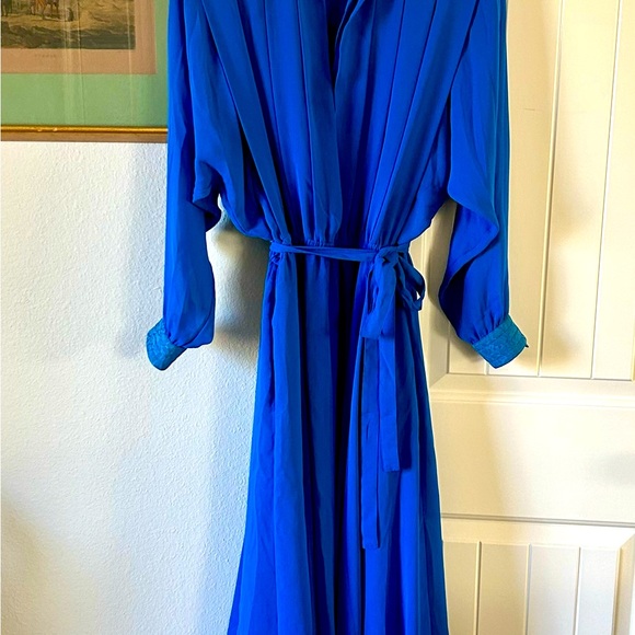 Pierre Cardin Dresses & Skirts - Vintage Beautiful Blue Pierre Cardin 100% silk dress
